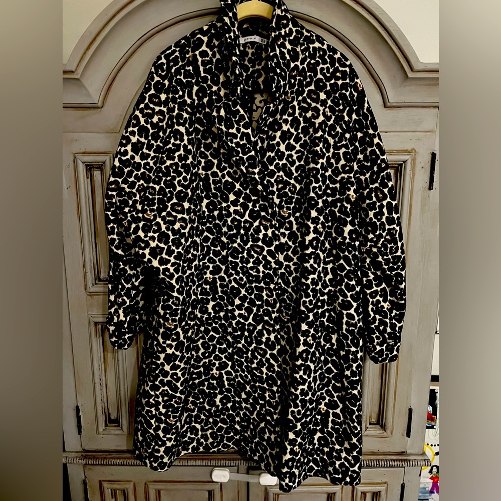 Gorgeous Leopard Tapestry Coat